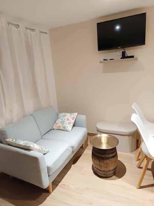 Le Petit Cocon Apartment Pont-Évêque Екстериор снимка