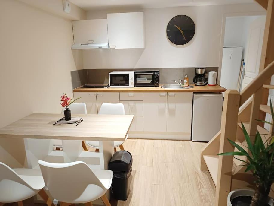 Le Petit Cocon Apartment Pont-Évêque Екстериор снимка