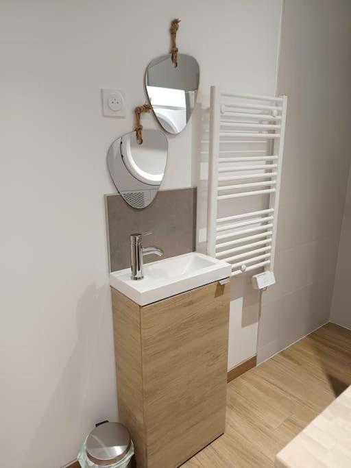 Le Petit Cocon Apartment Pont-Évêque Екстериор снимка